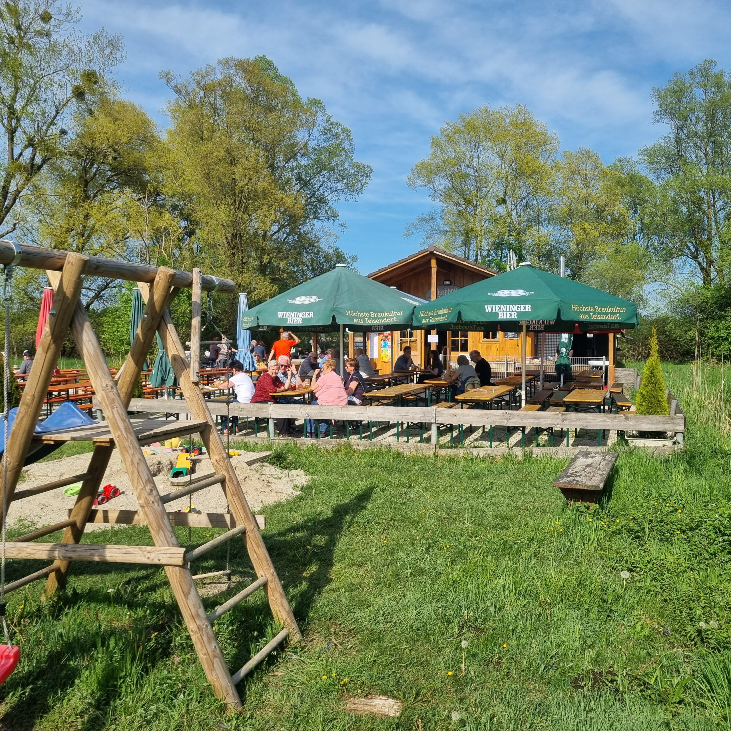 Unser Spielbereich vorm Biergarten